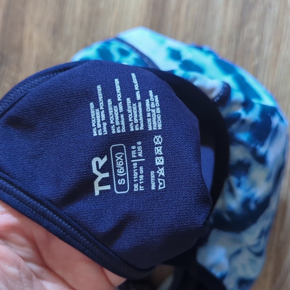 Girls TYR swimsuits size 6 - Picture 3 of 4